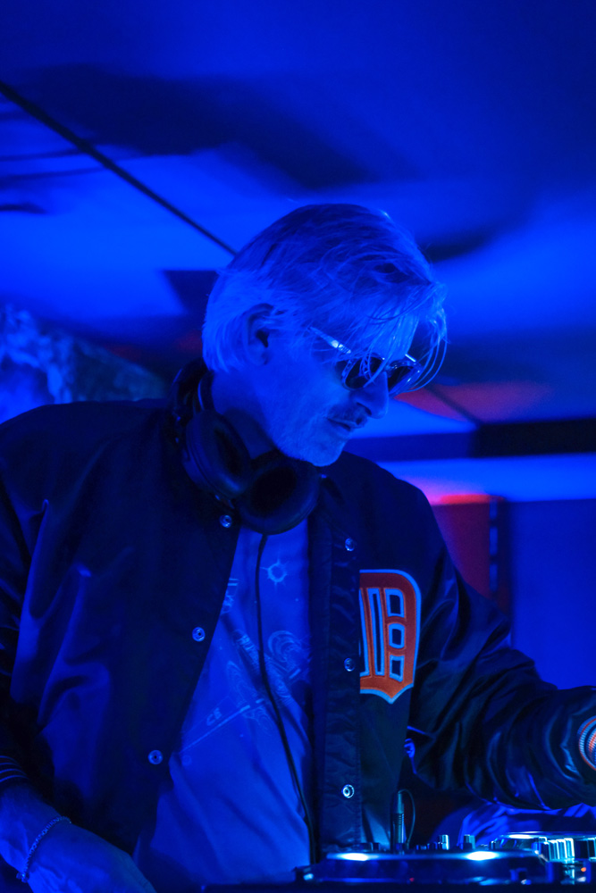 French dj Kavinsky at le Zinc bar