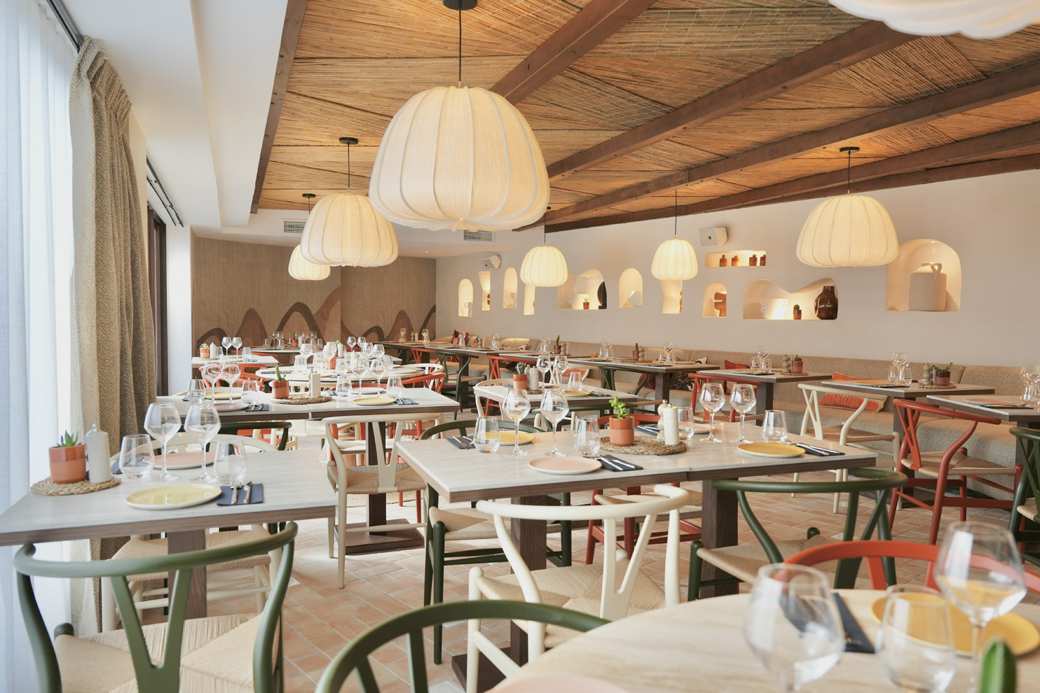 Indoor dining room | Roc Seven Biarriz