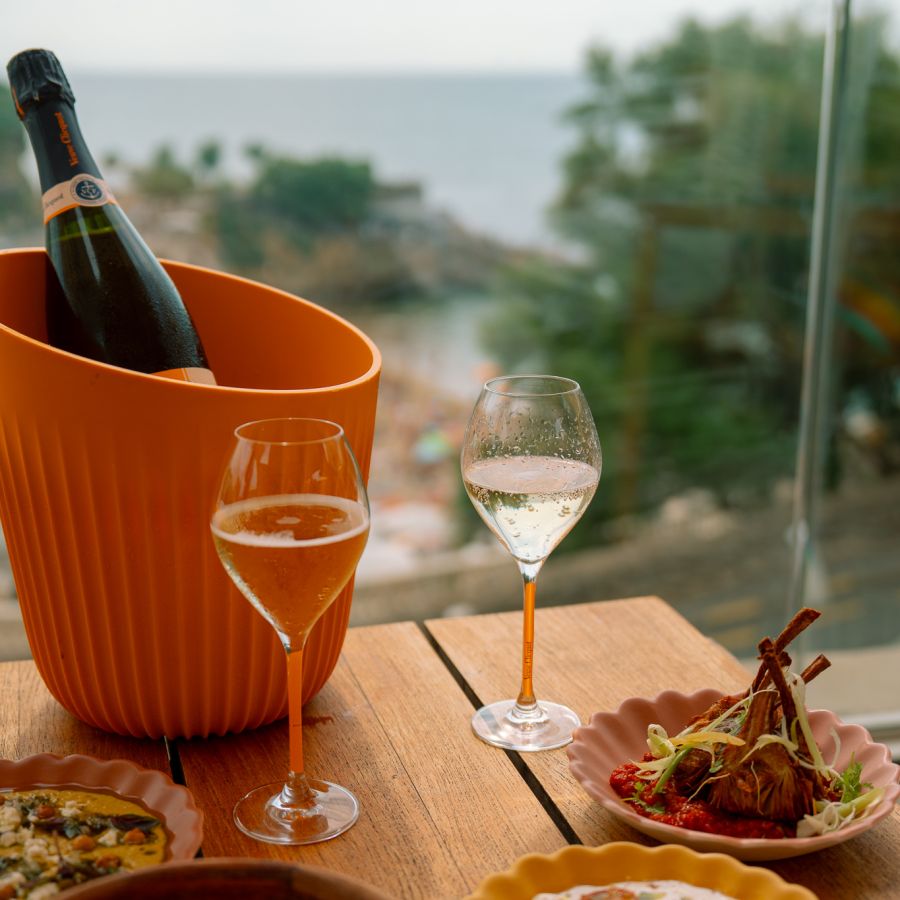 Antipasti et Veuve Clicquot rooftop
