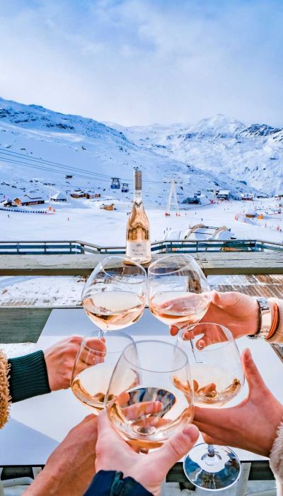 Hotel Fahrenheit 7 Val Thorens Terrasse on the slopes | afterski