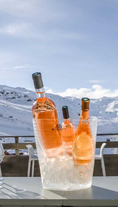 Hotel Fahrenheit 7 Val Thorens Terrasse on the slopes | afterski